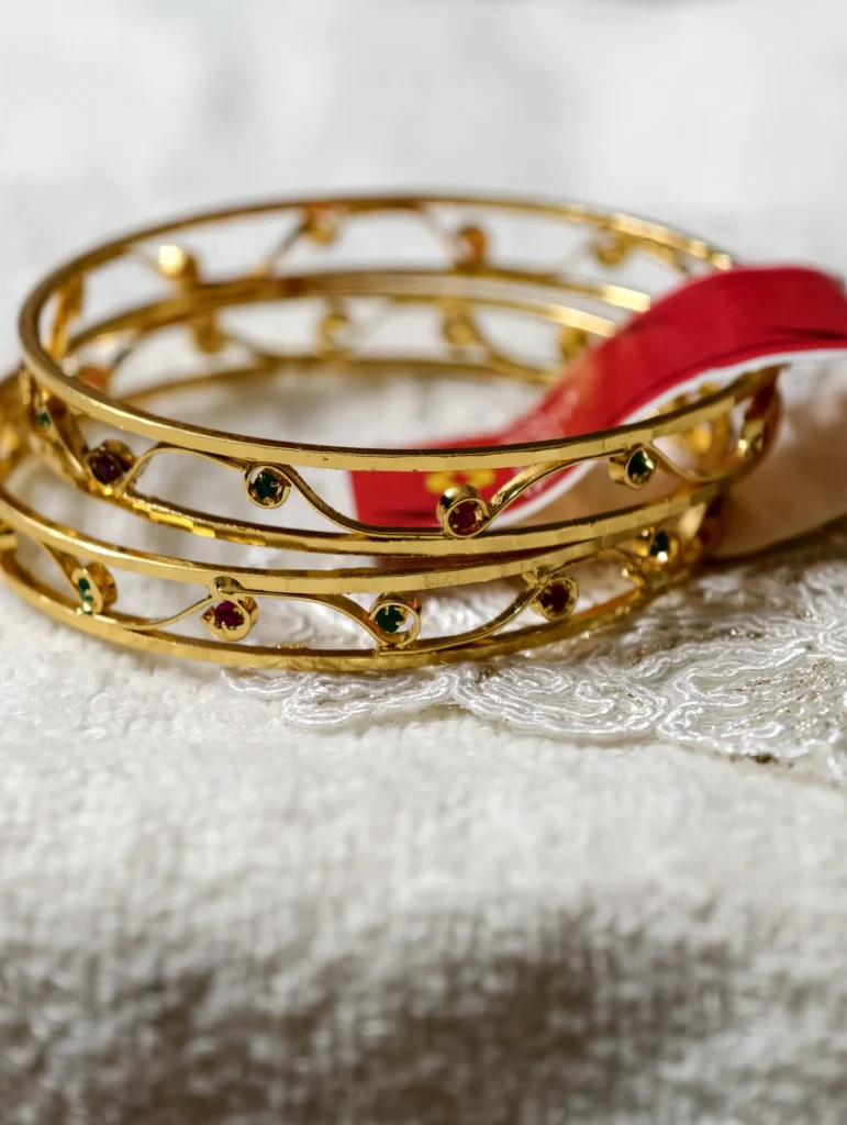 Micro gold bangle