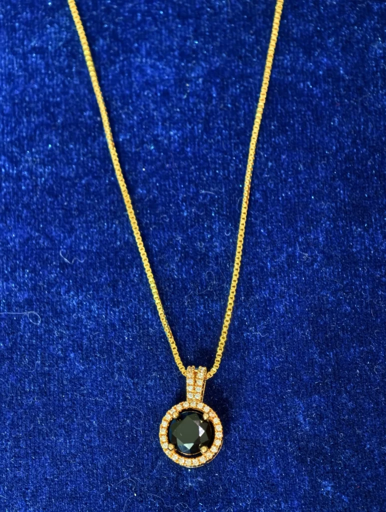 Black Round Pendant Chain