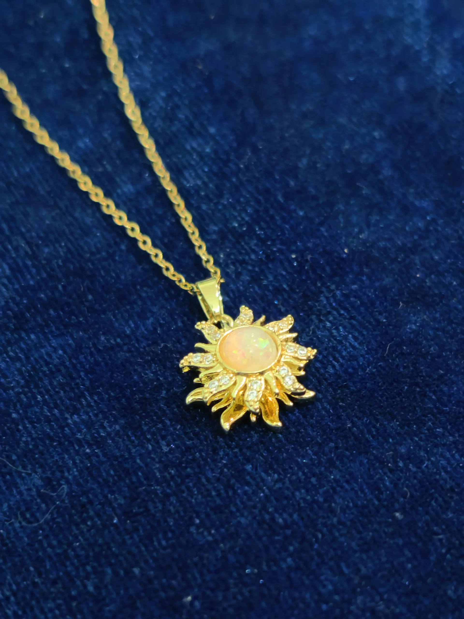 Opal Sunburst Revolving Chain