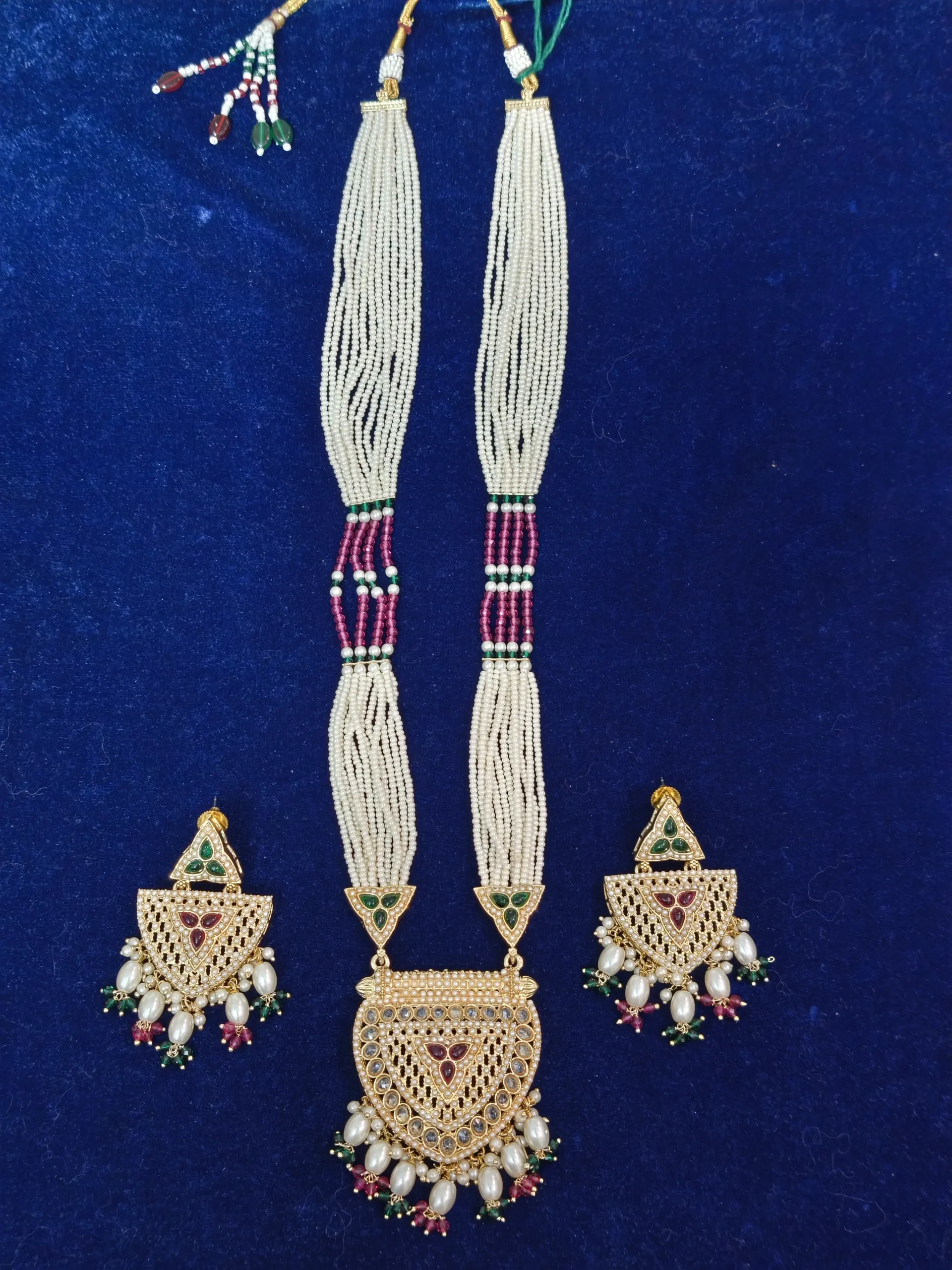 Maroon Green Pearl Shield Pendant Set